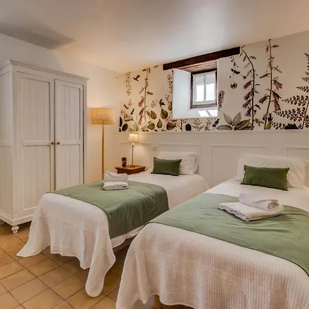 Les Juliannes - La Pierre Etoilee Piscine Jardin * Paulinet