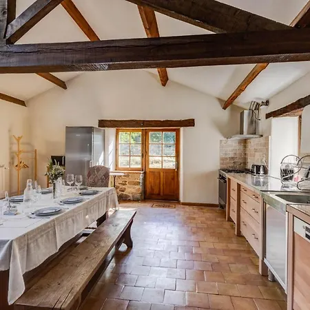 Ferienhaus Les Juliannes - La Pierre Etoilee Piscine Jardin