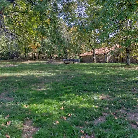 Les Juliannes - La Pierre Etoilee Piscine Jardin Дом отдыха Paulinet