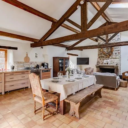 Les Juliannes - La Pierre Etoilee Piscine Jardin Paulinet