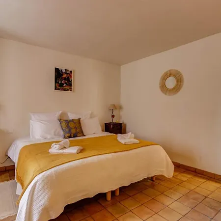 Les Juliannes - La Pierre Etoilee Piscine Jardin * Paulinet