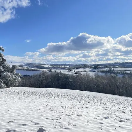Les Juliannes - La Pierre Etoilee Piscine Jardin Дом отдыха *