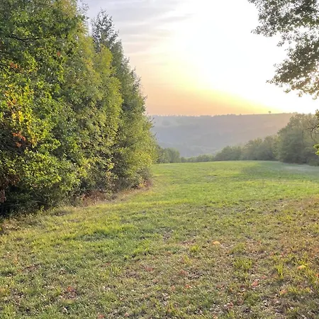 Les Juliannes - La Pierre Etoilee Piscine Jardin Дом отдыха Paulinet