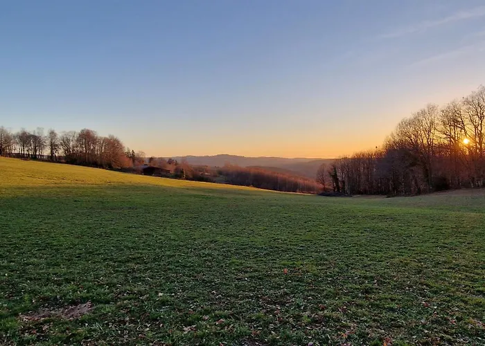 Les Juliannes - La Pierre Etoilee Piscine Jardin